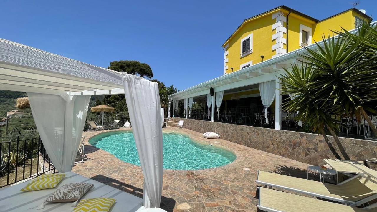 Borgo Del Nespolo Bed & Breakfast Peschici Exterior photo